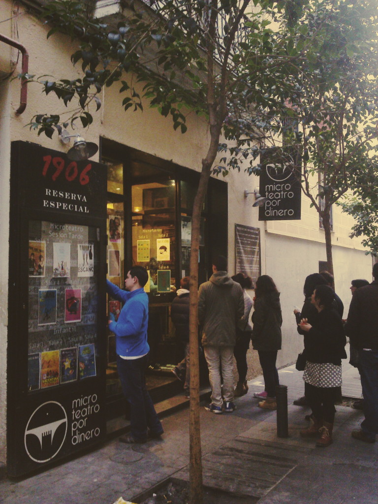 Microteatro Por Dinero, Madrid, the queues on Saturdays are huge!