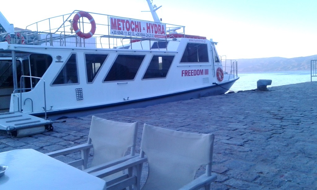 With this cute, little boat you can get from Hydra to Metochi, which is 30min drive from Live-Bio