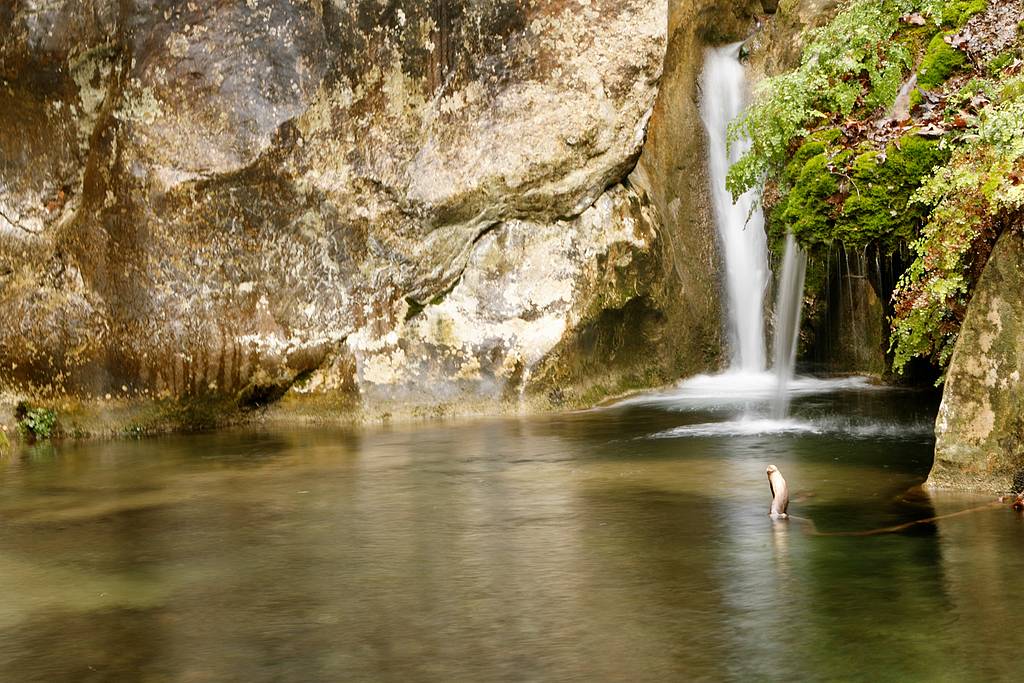 Devil's Bridge hike Troizina - the fresh water pools