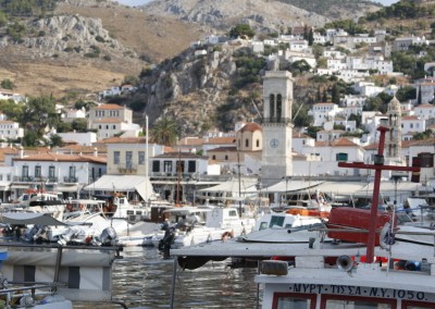 Hydra harbour