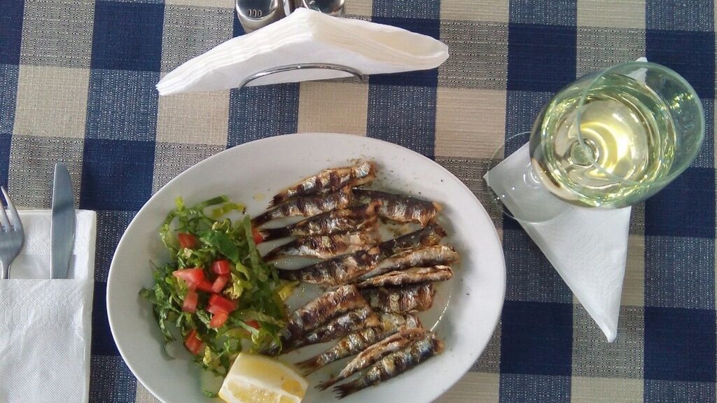 Sardeles psites (grilled sardines)